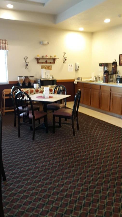 Herington Inn And Suites Extérieur photo